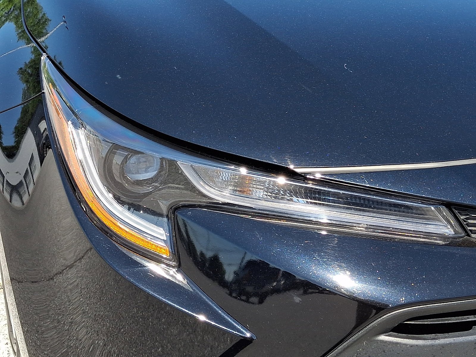 Used 2025 Midnight Black Metallic Toyota LE image 10
