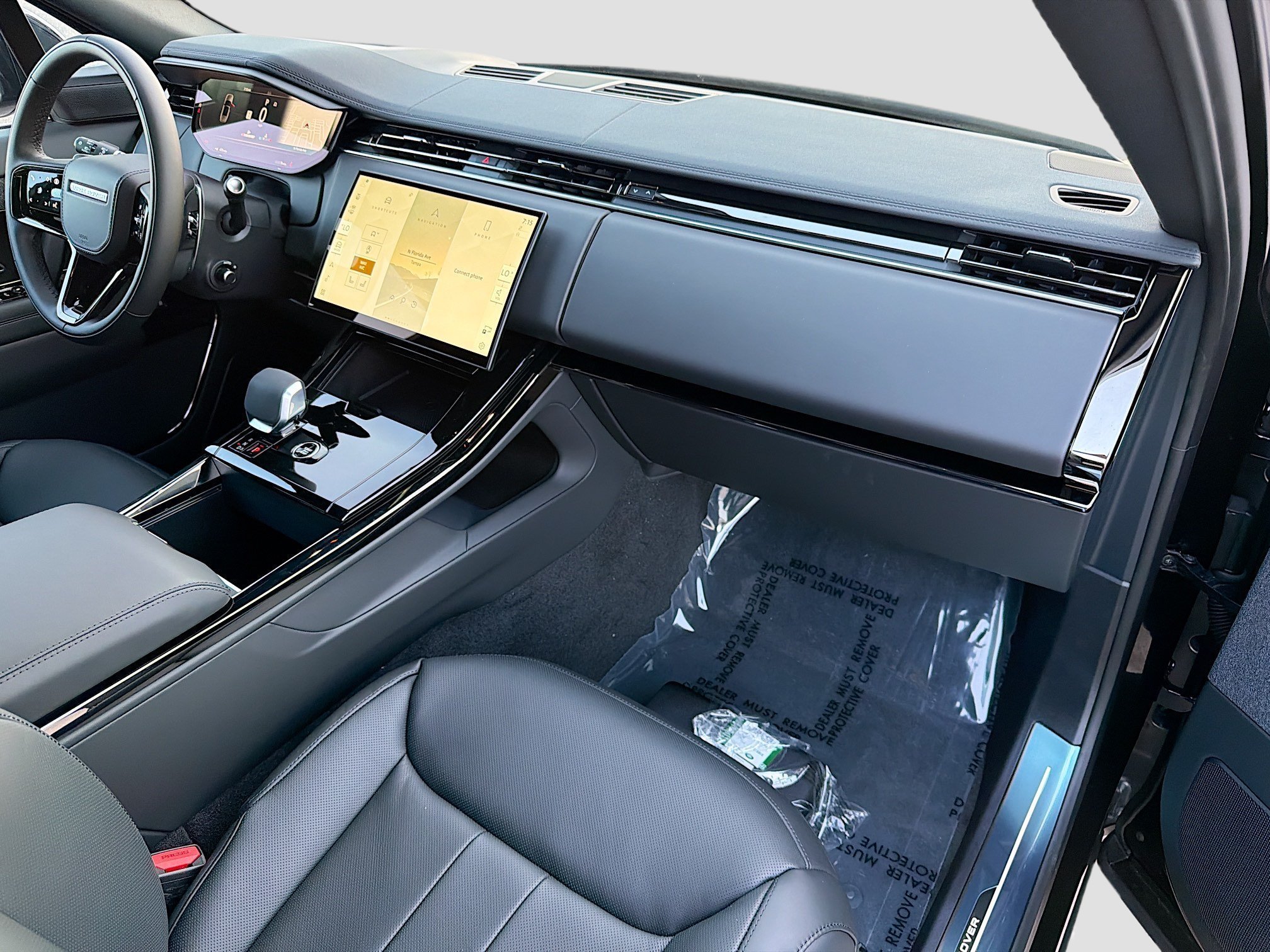 New 2026 Santorini Black LAND ROVER Dynamic SE image 13