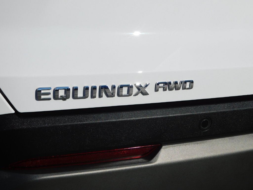 Used 2025 White Chevrolet LT image 39