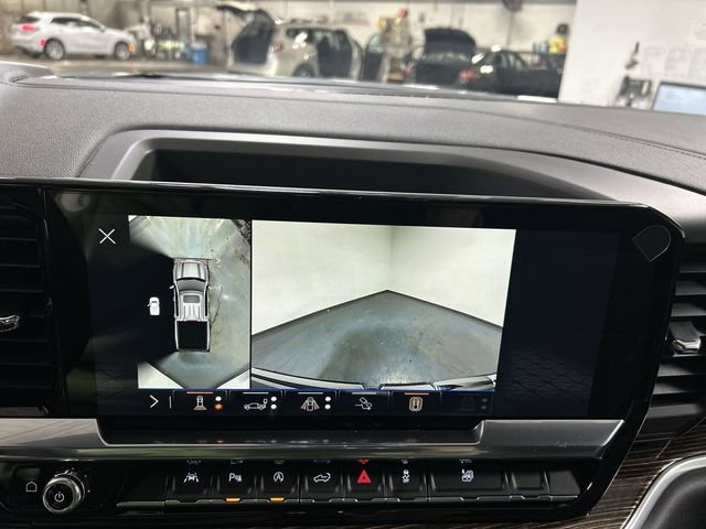 New 2026 Sterling Metallic GMC Elevation image 17