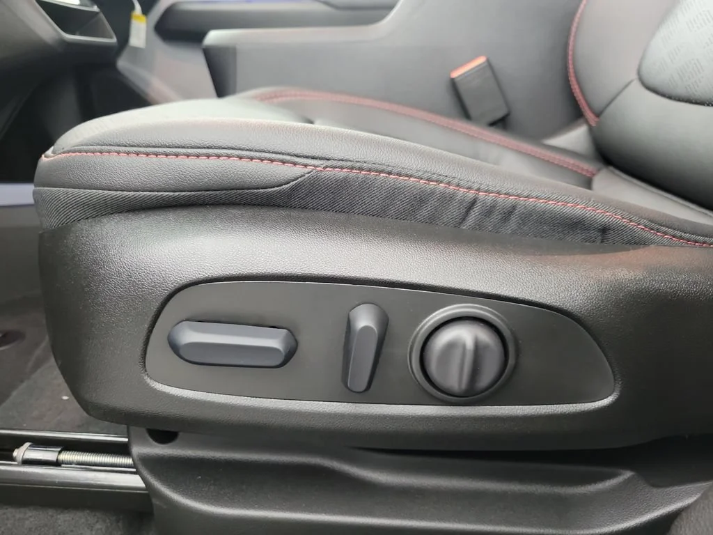 2027 Chevrolet Bolt RS - Photo 29
