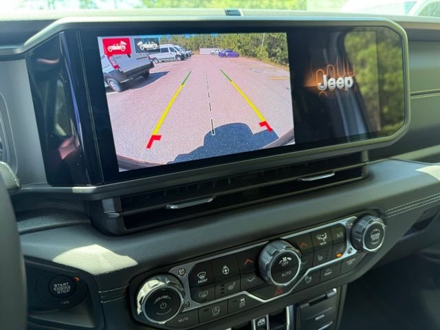 2025 Jeep Wrangler 4-Door Sahara - Photo 32