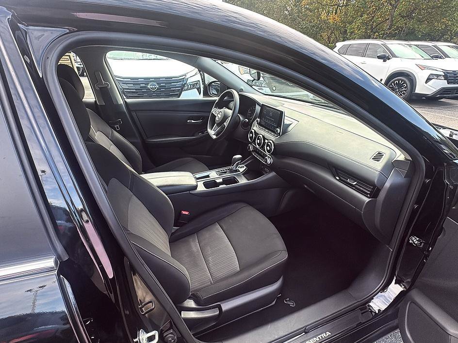 Used 2025 Super Black Nissan SV image 24