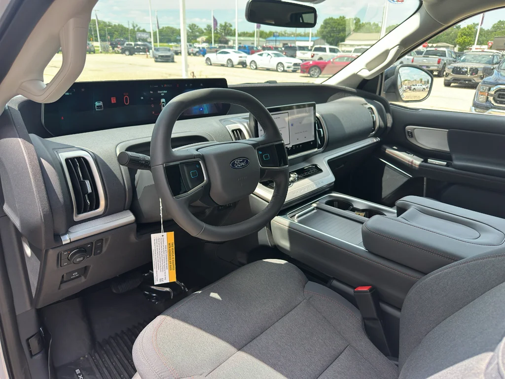 New 2025 Space Silver Metallic Ford Active image 12