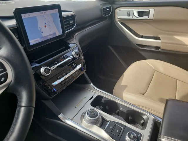 Used 2022 Silver Ford Limited image 25