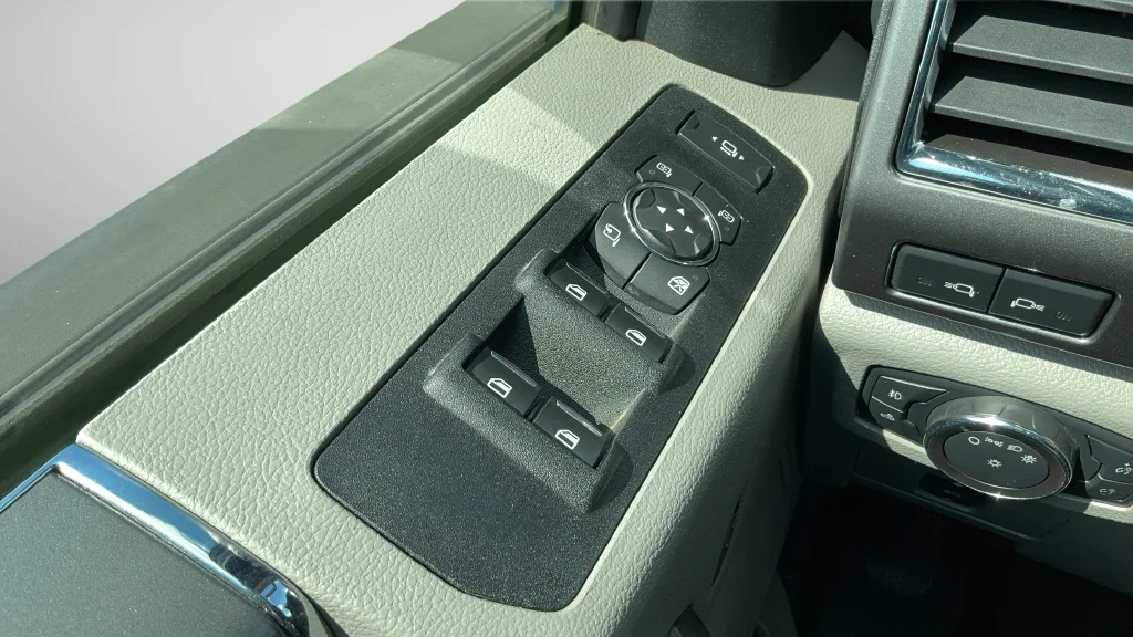 Used 2018 Blue Ford XLT image 14