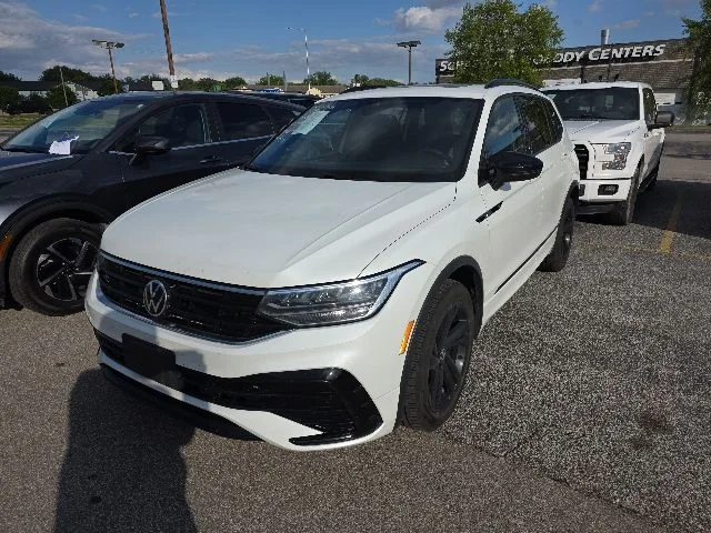 2023 Volkswagen Tiguan SE R-LINE BLACK