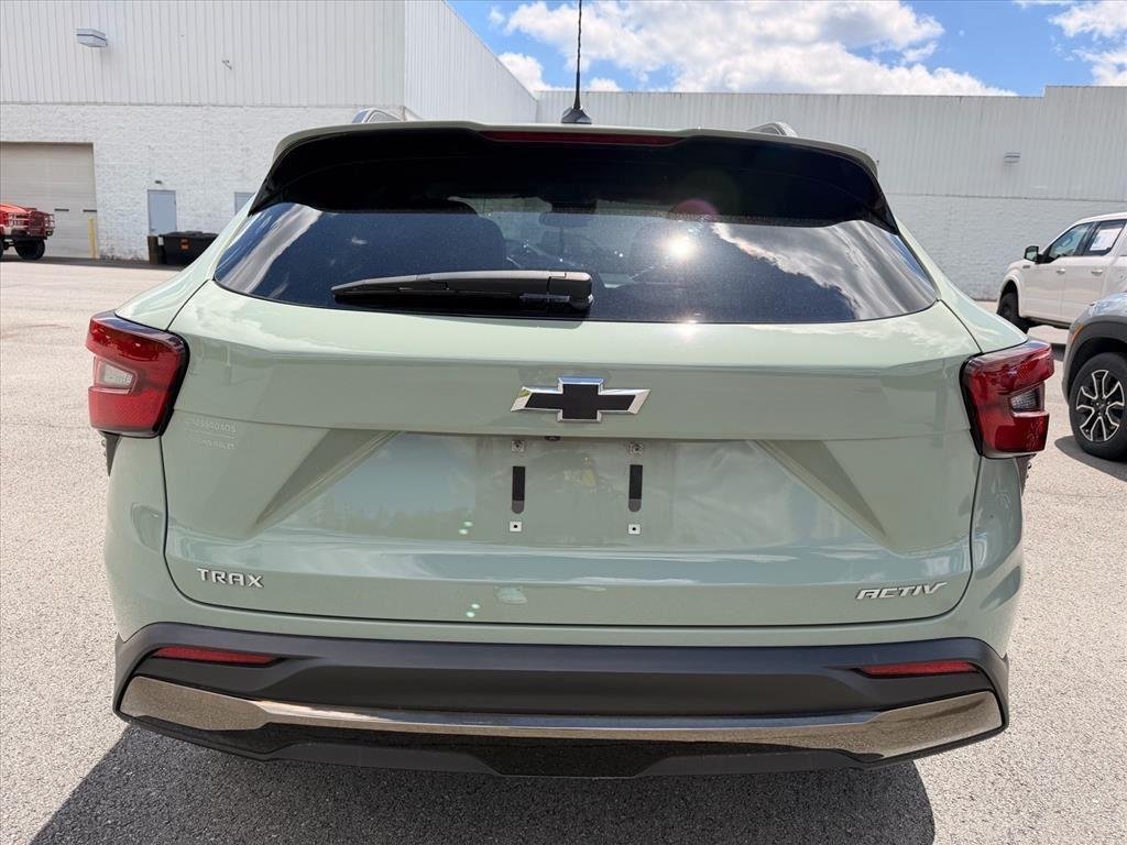 Used 2024 Cacti Green Chevrolet ACTIV image 4