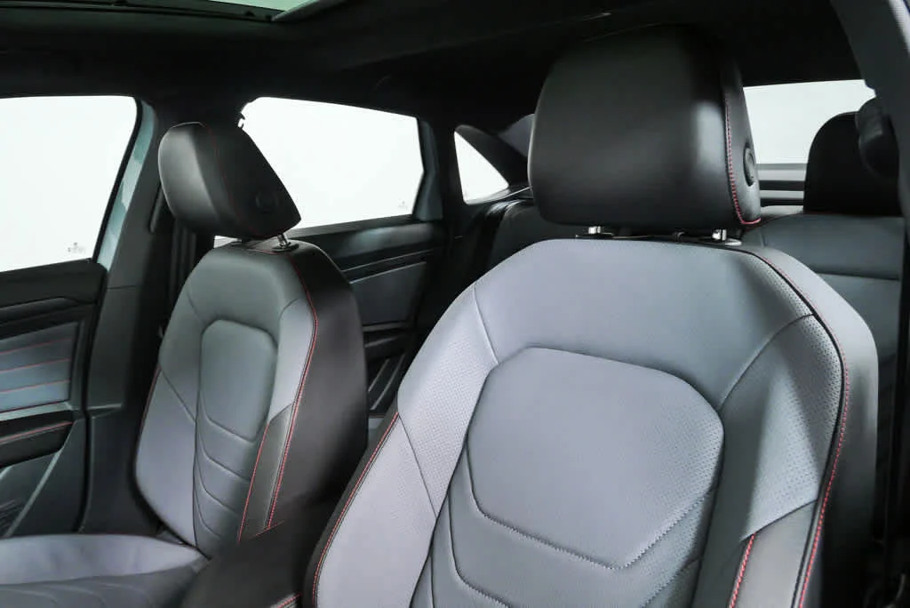 New 2026 Monument Gray w/Deep Black Roof Volkswagen Autobahn image 5