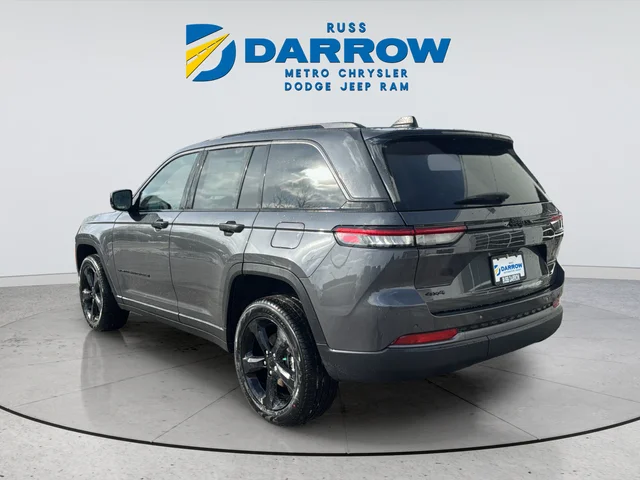 New 2026 Baltic Gray Metallic Clear-Coat Exterior Paint Jeep Limited image 3