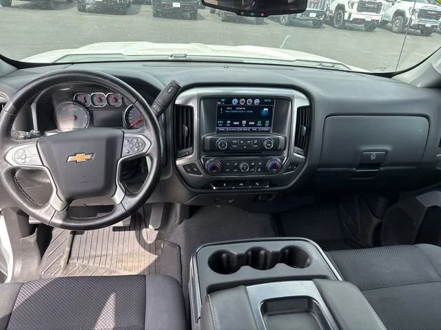 Used 2018 SUMMIT WHITE Chevrolet LT image 15