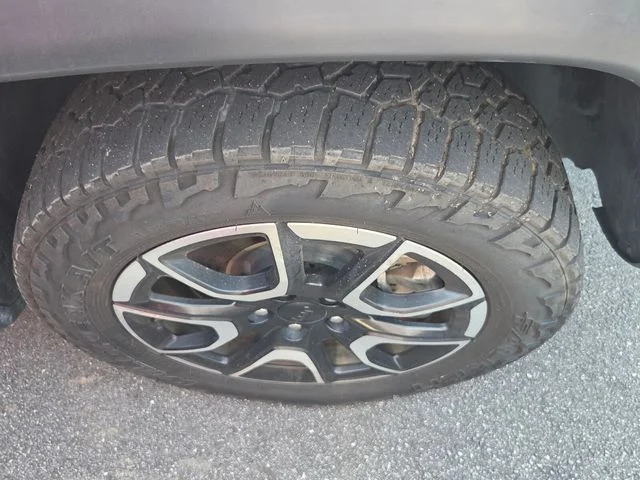 Used 2024 Black Jeep Trailhawk image 4