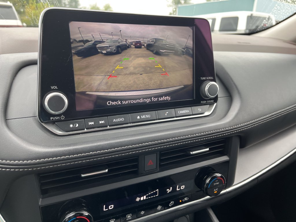 Used 2023 Gray Nissan SV image 18