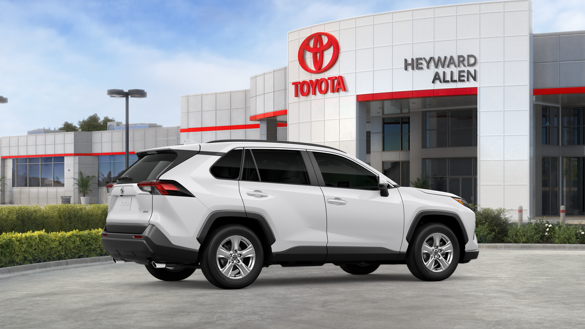 New 2025 Ice Cap Toyota XLE image 33