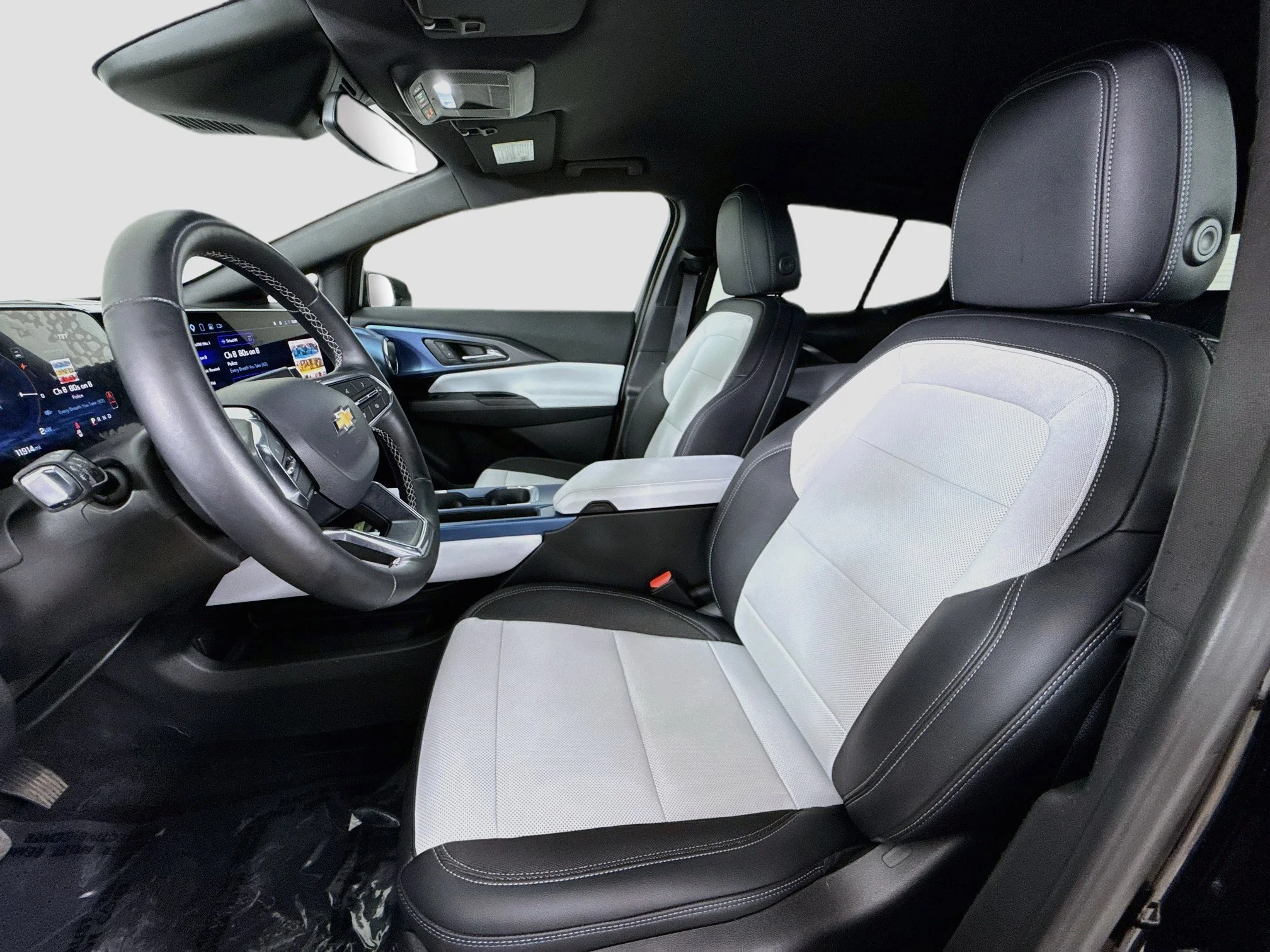 Used 2025 Black Chevrolet LT image 23