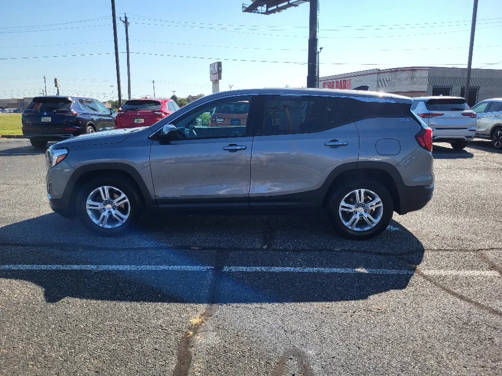 Used 2020 Satin Steel Metallic GMC SLE image 9