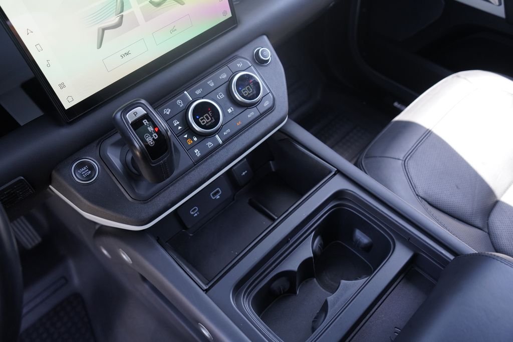 Used 2022 Silver Land Rover XS Edition image 18