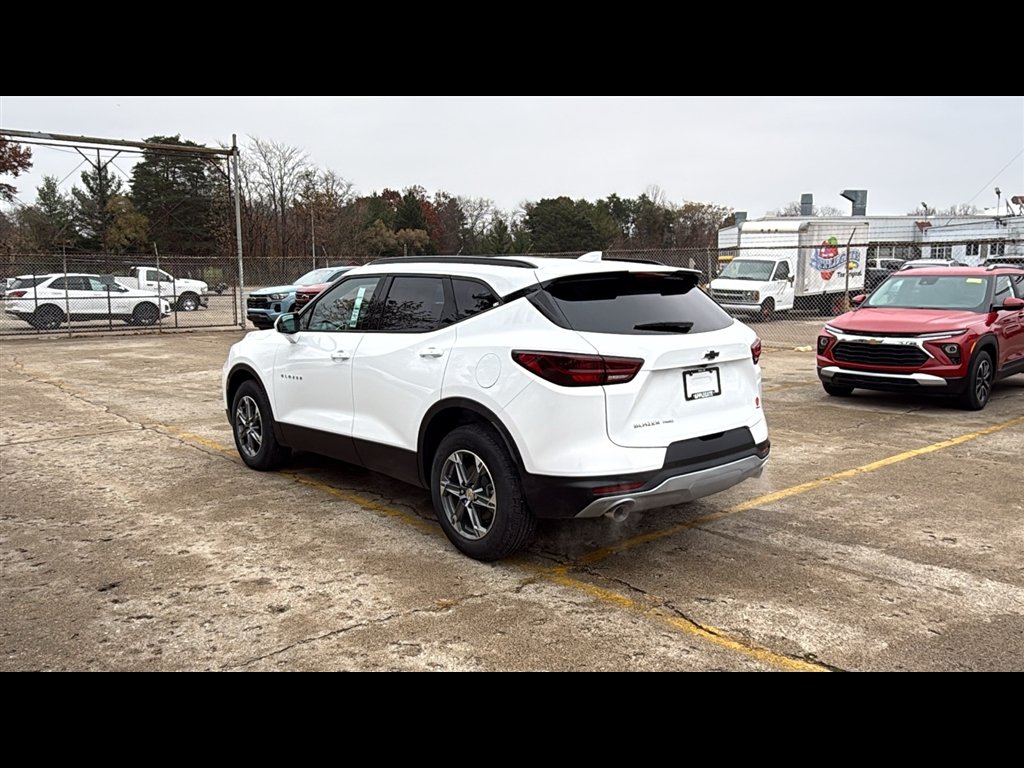 New 2026 Summit White Chevrolet 2LT image 4
