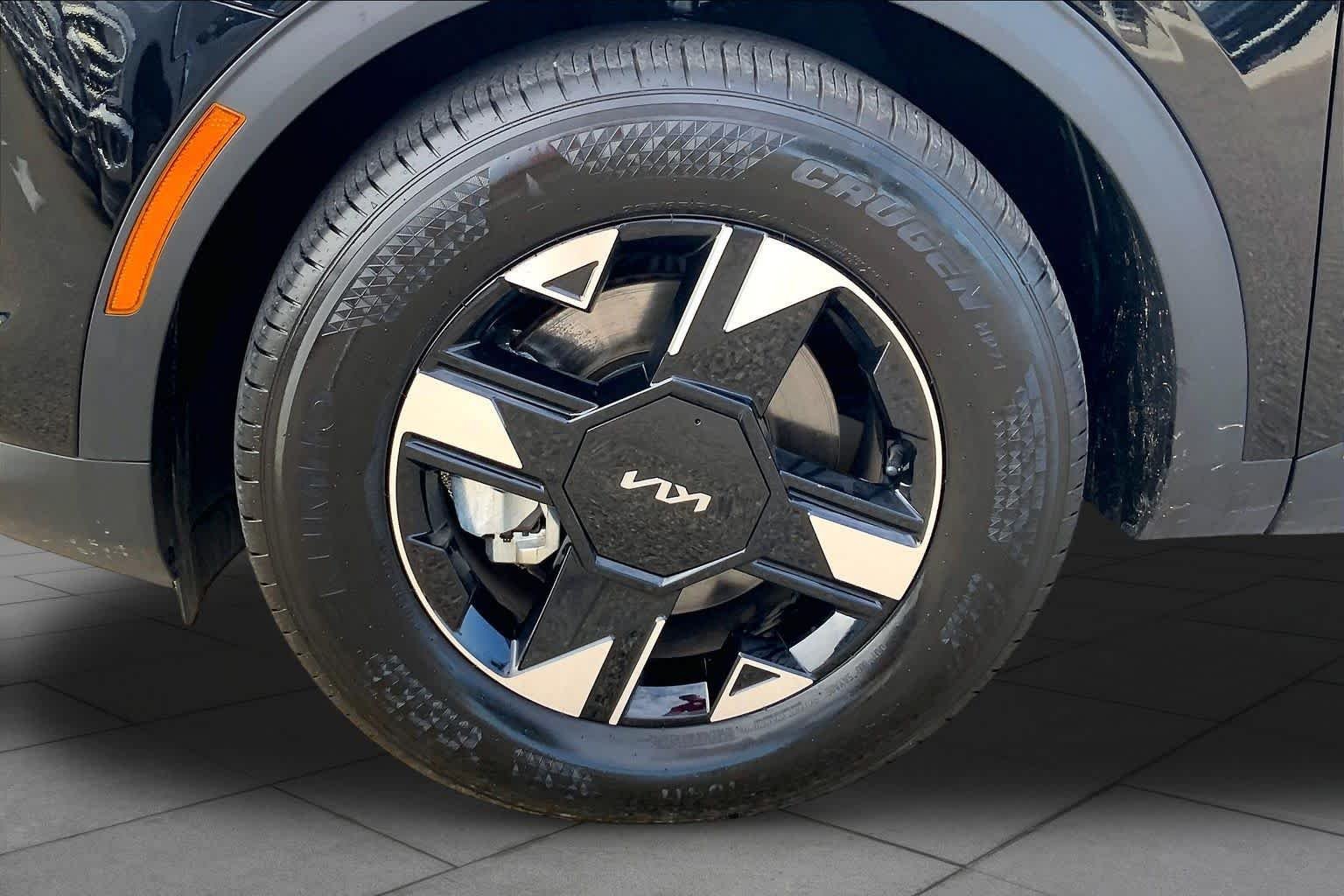 Used 2026 Ebony Black Kia LX image 11
