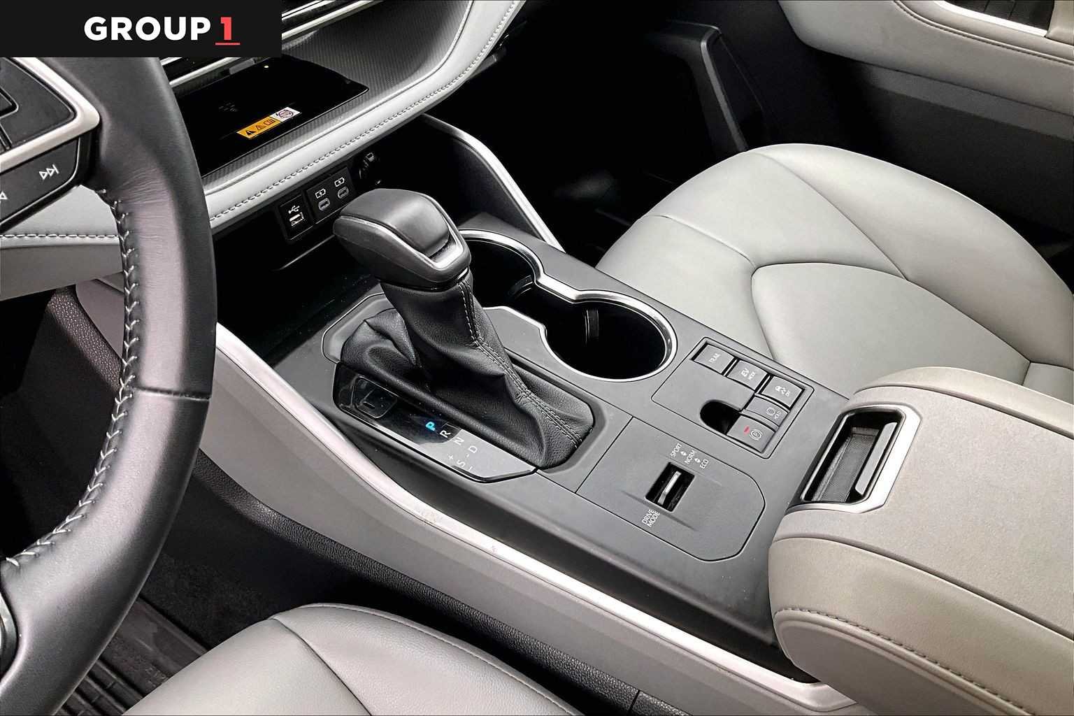 2025 Toyota Highlander XLE - Photo 17