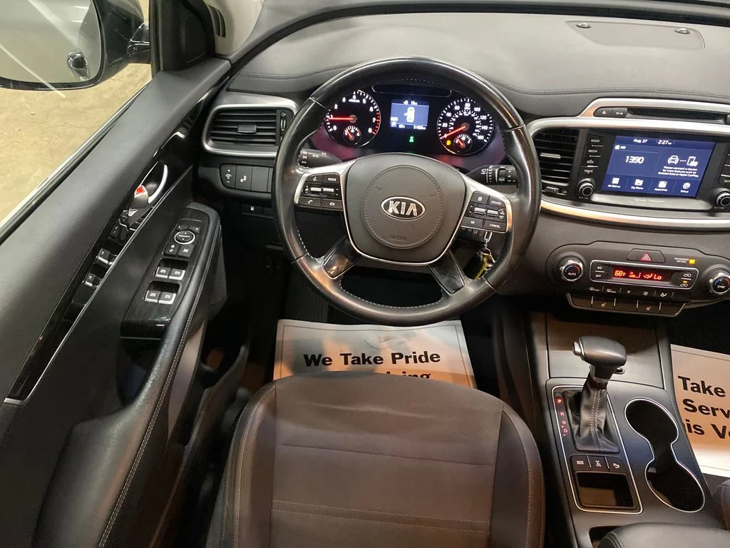 Used 2019 Silver Kia LX image 24