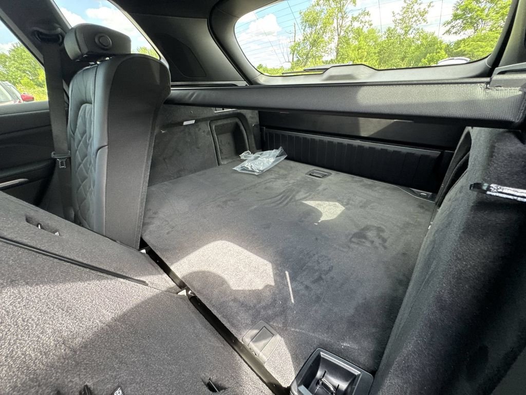 New 2026 Dravit Grey Metallic BMW xDrive40i image 26