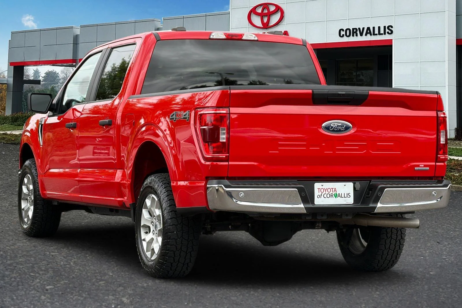 Used 2023 Red Ford XLT image 6