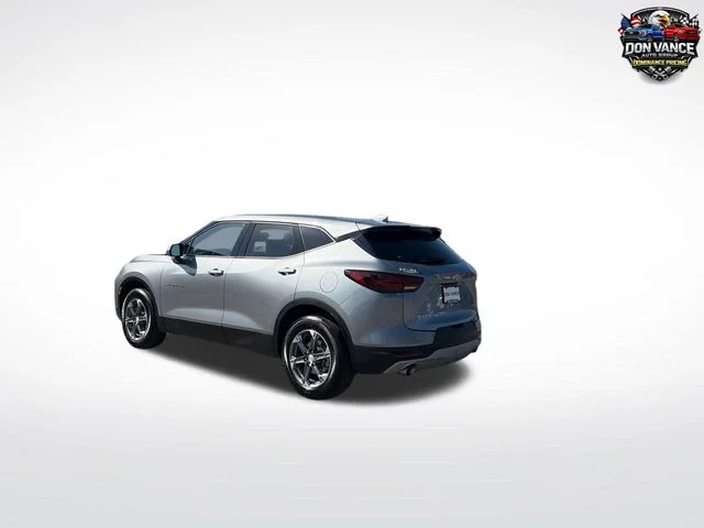 Used 2025 Gray Chevrolet LT image 3