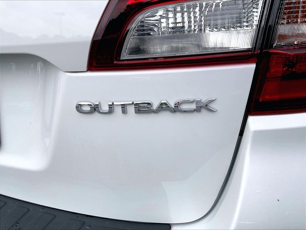 Used 2018 Crystal White Pearl Subaru 2.5i image 29