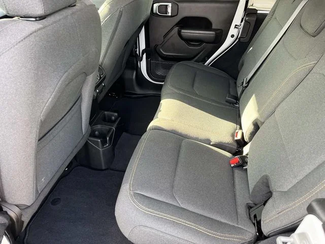 Used 2025 White Jeep Sport S image 18