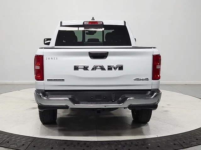 Used 2025 White Ram Big Horn/Lone Star image 6