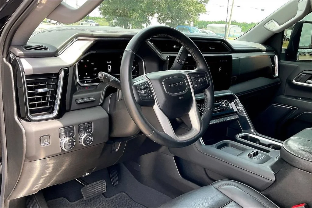 Used 2024 Onyx Black GMC Denali image 14