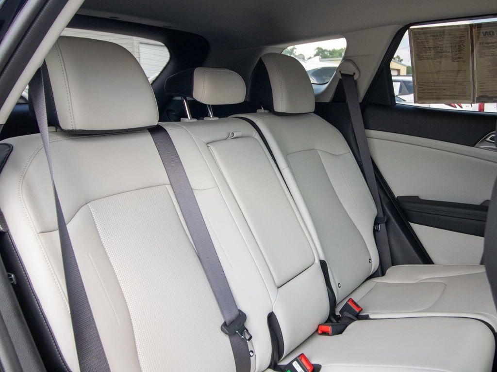 2025 Kia Sportage EX - Photo 18