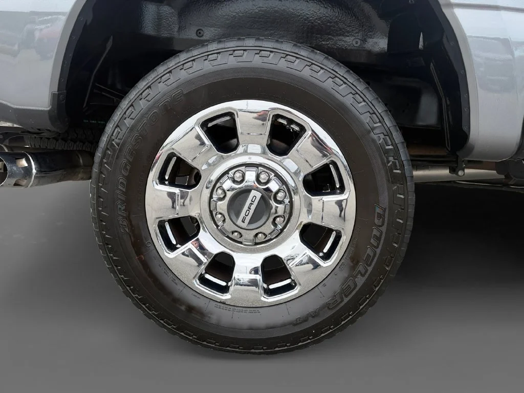 Used 2024 Gray Ford Lariat image 11