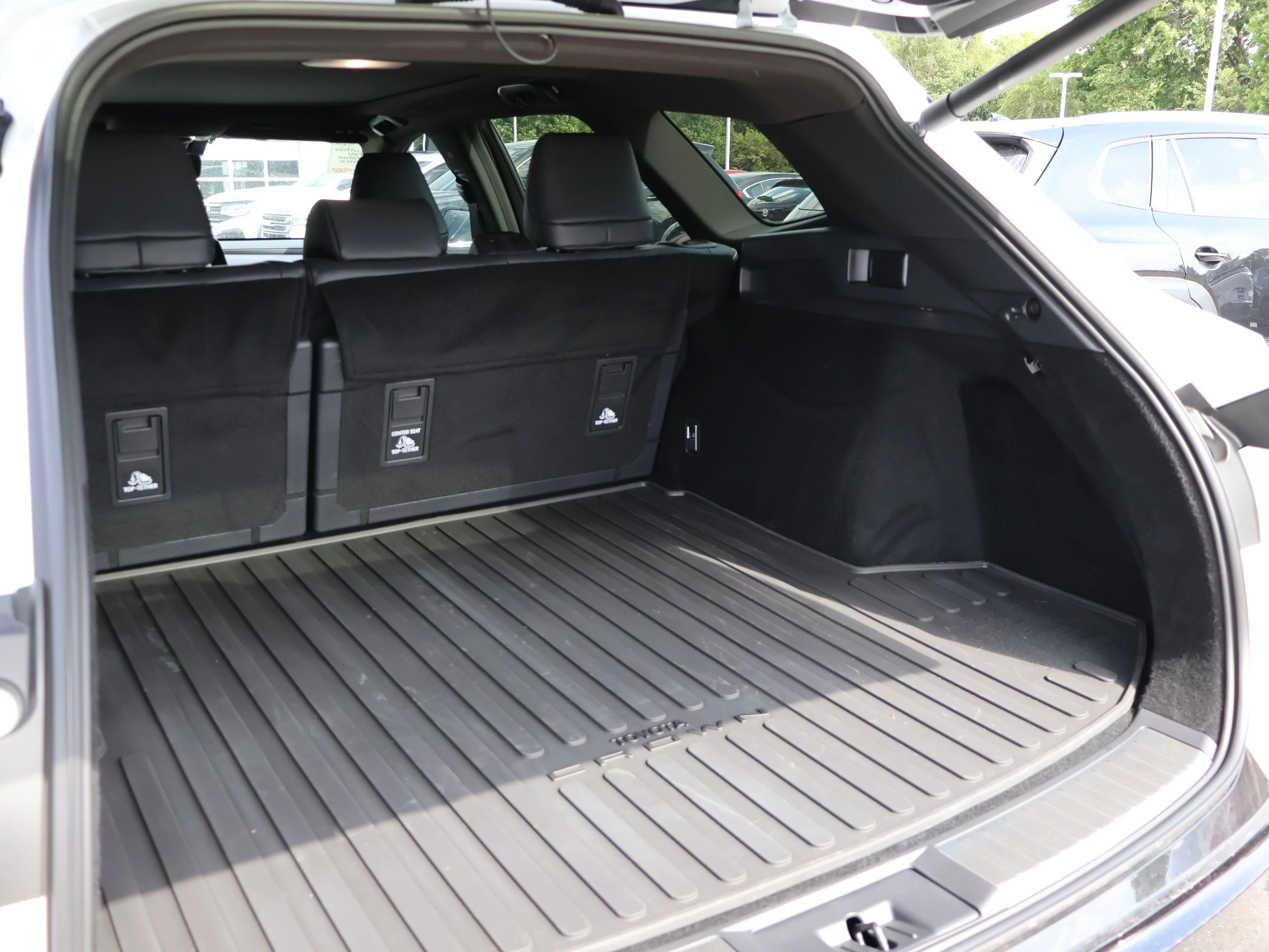 Used 2025 Oxygen White Toyota Limited image 17