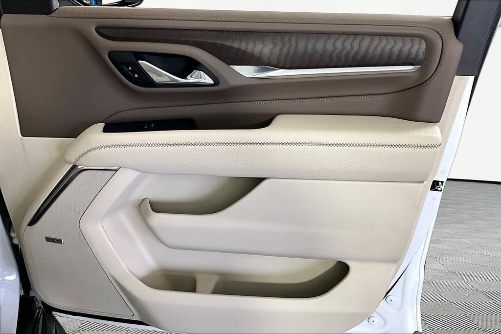 Used 2024 White GMC Denali image 27