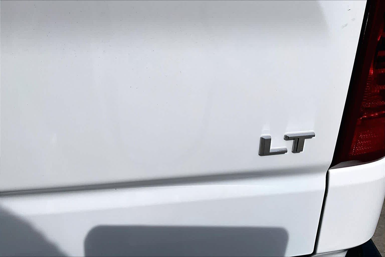 Used 2019 Summit White Chevrolet LT image 10