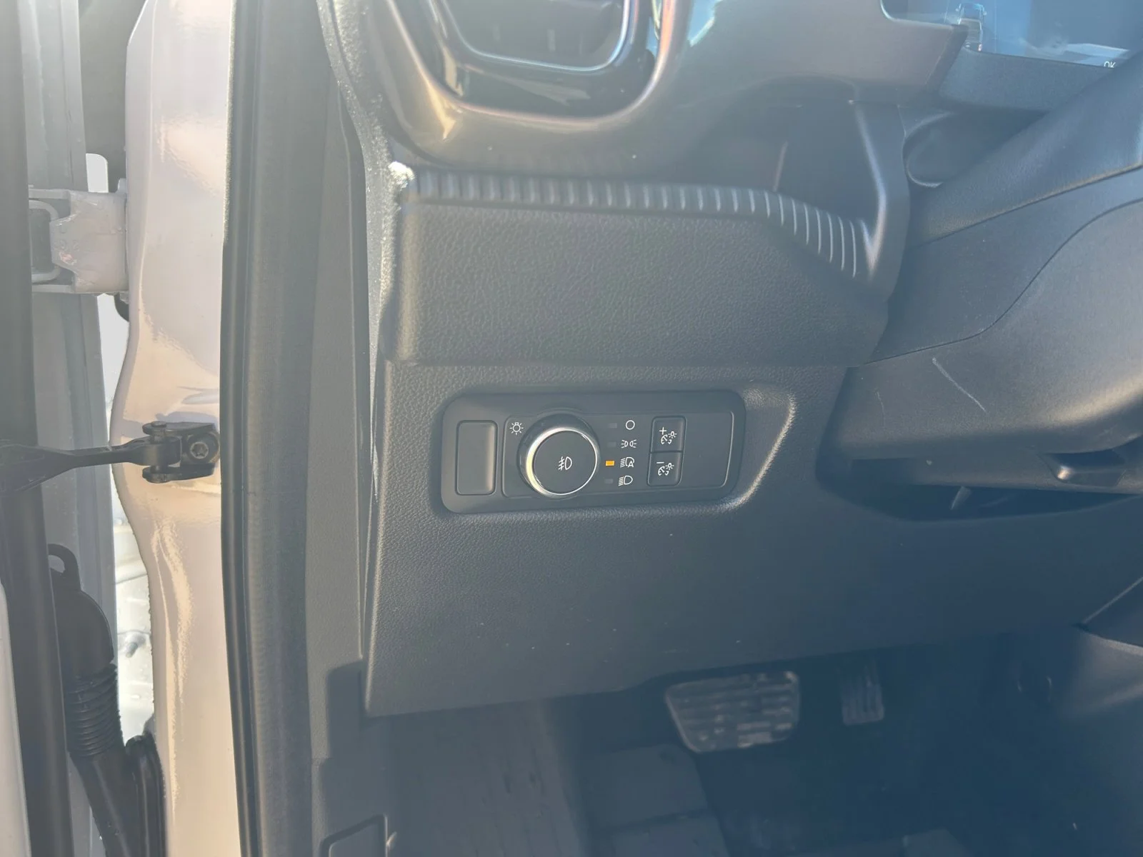 New 2026 Oxford White Ford XLT image 15