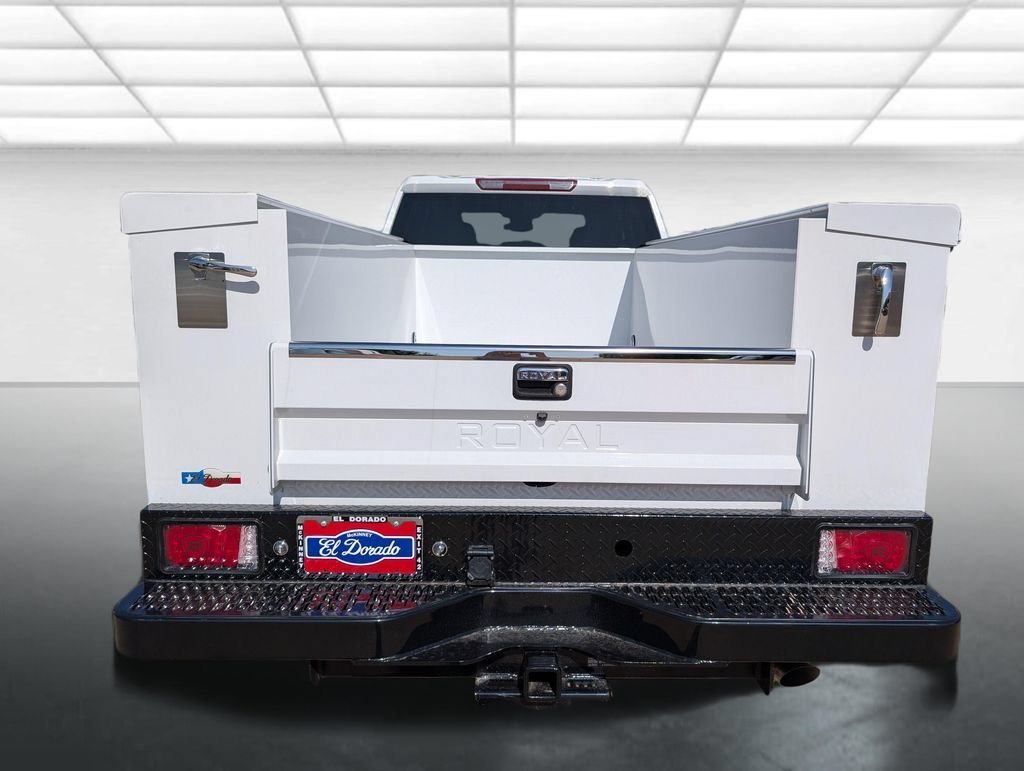 New 2026 Summit White Chevrolet WT image 25