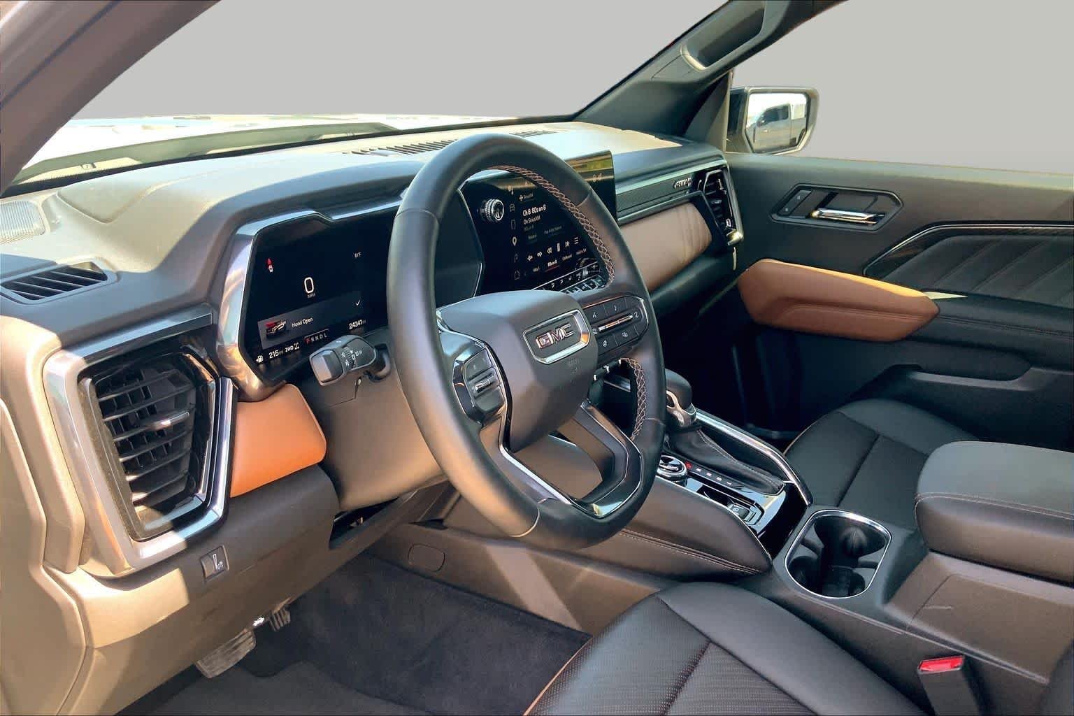 Used 2023 Sterling Metallic GMC 4WD AT4 image 18