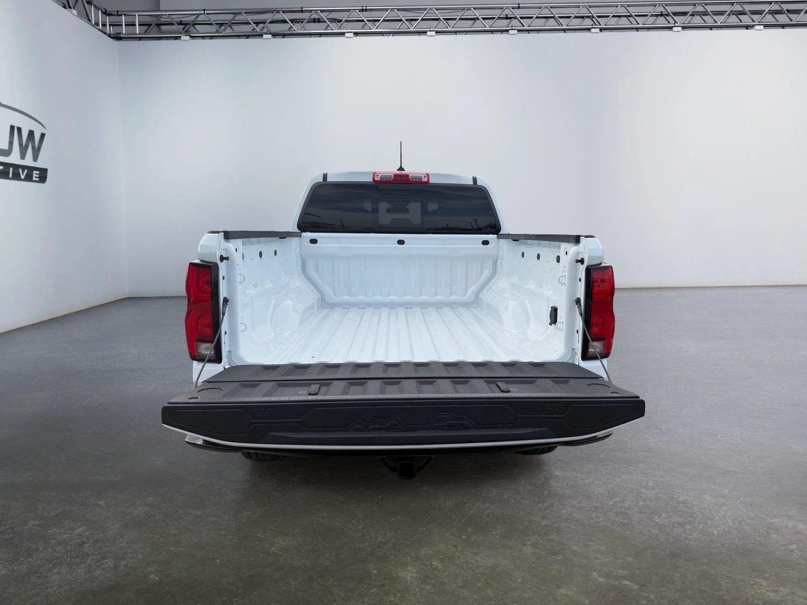 Used 2026 Summit White Chevrolet Z71 image 21