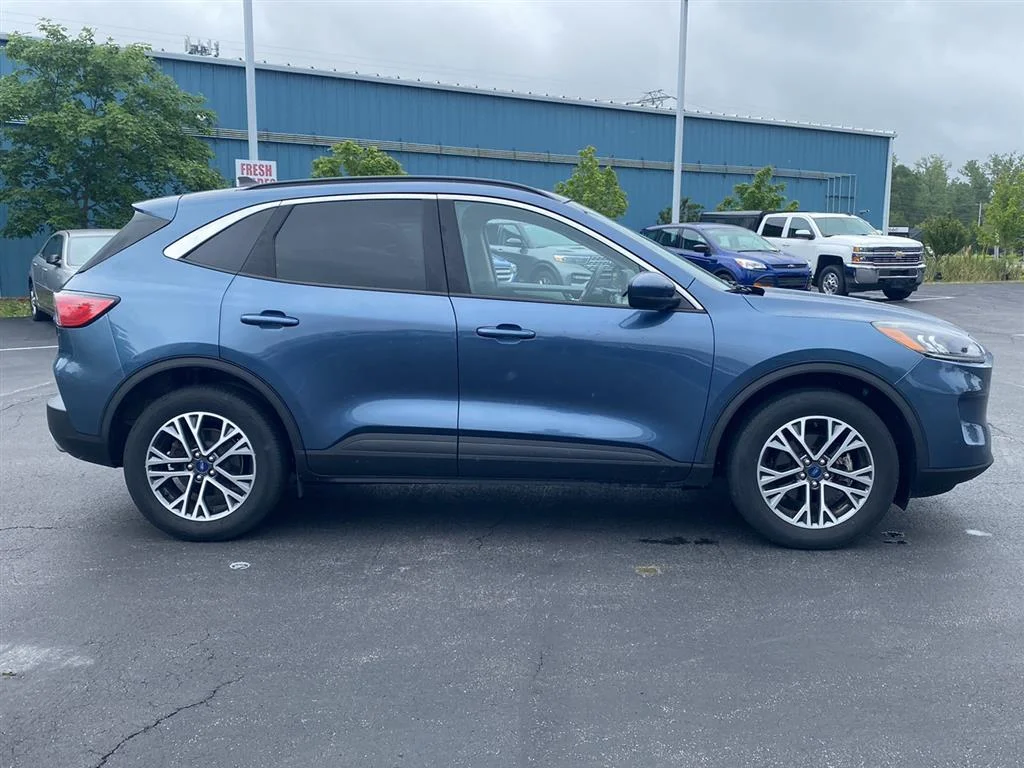 Used 2020 Blue Ford SEL image 12