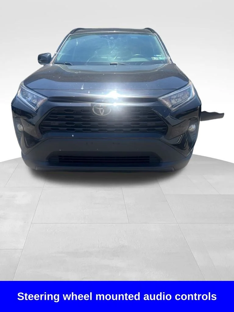Used 2019 Midnight Black Metallic Toyota XLE Premium image 11