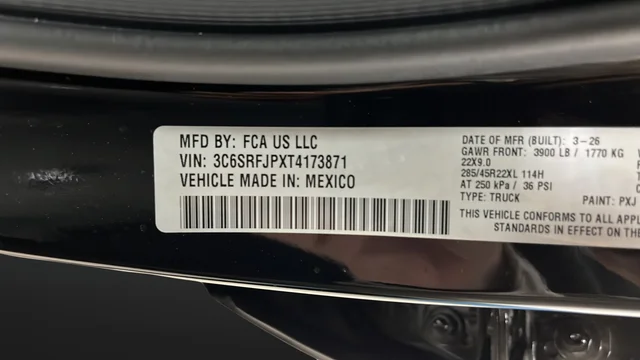 New 2026 Diamond Black Crystal Pearl-Coat Exterior Paint RAM Laramie image 31