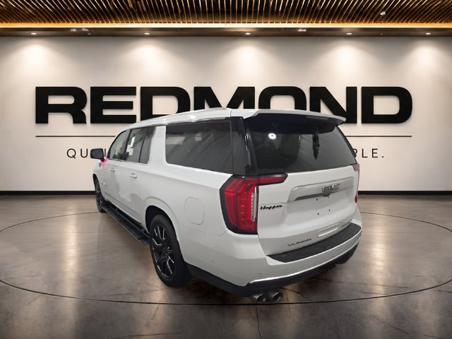 Used 2023 White Frost Tricoat GMC Denali image 4