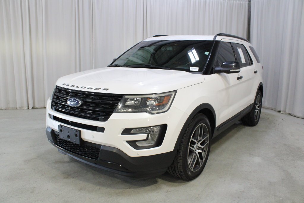 Used 2017 White Ford Sport image 37