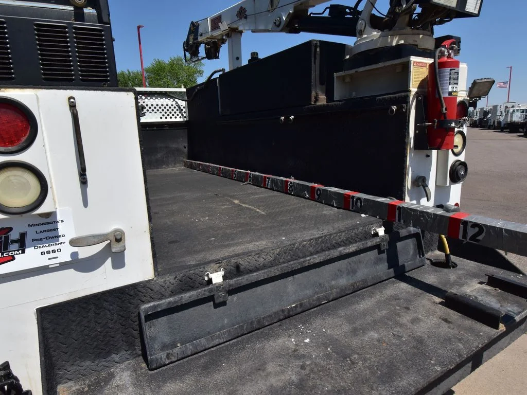 2014 Ford F-550 - Photo 48