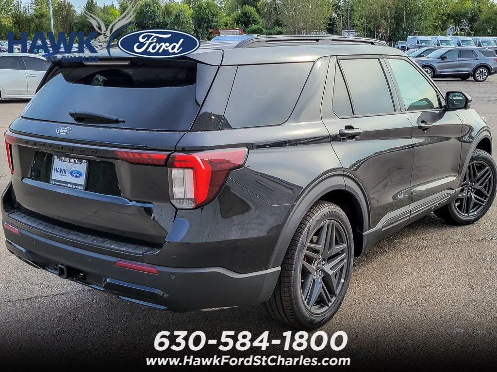 New 2027 Agate Black Metallic Ford 4DR 4WD ST-LINE image 6
