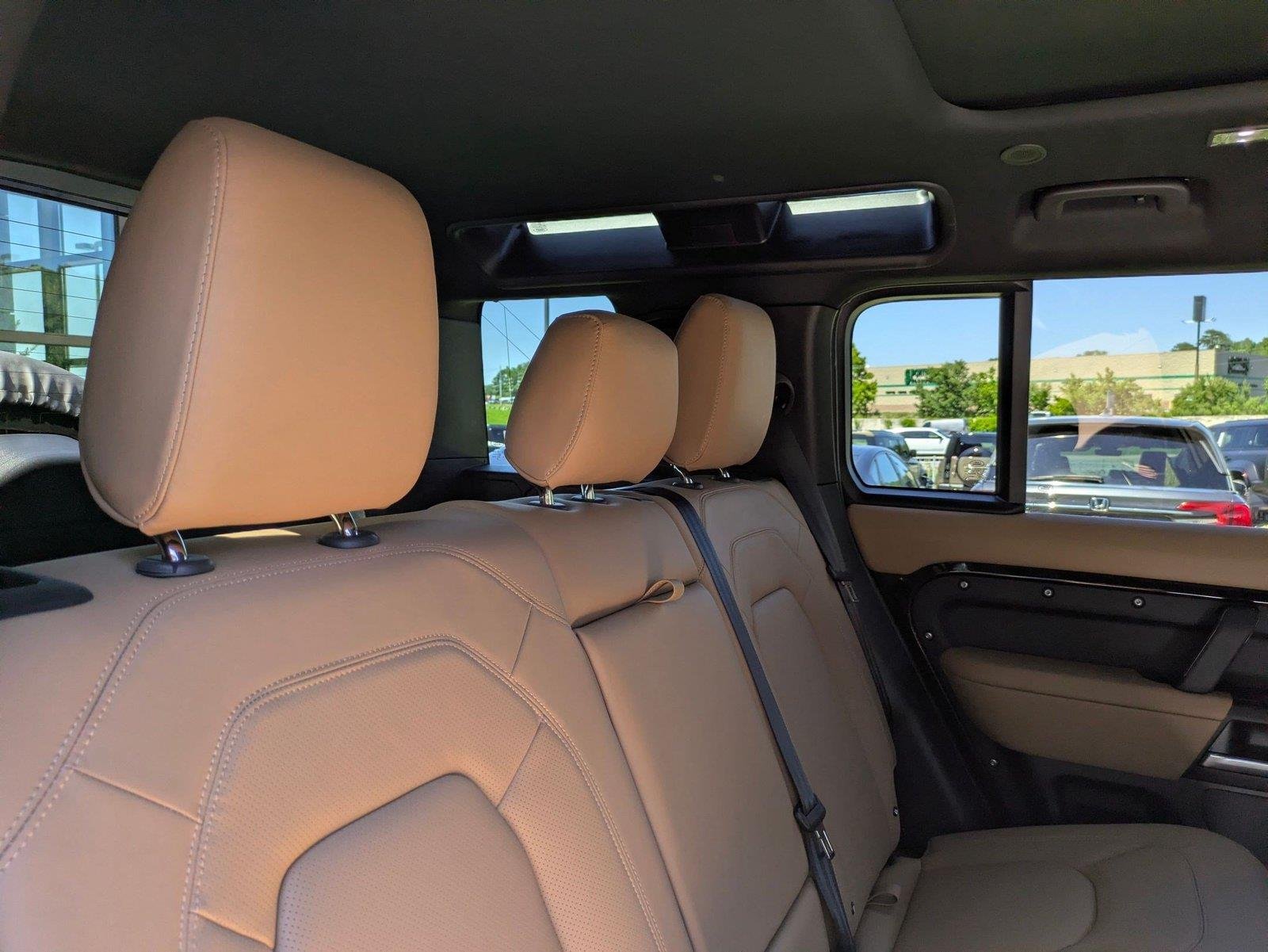 Used 2026 Santorini Black Metallic Land Rover S image 30