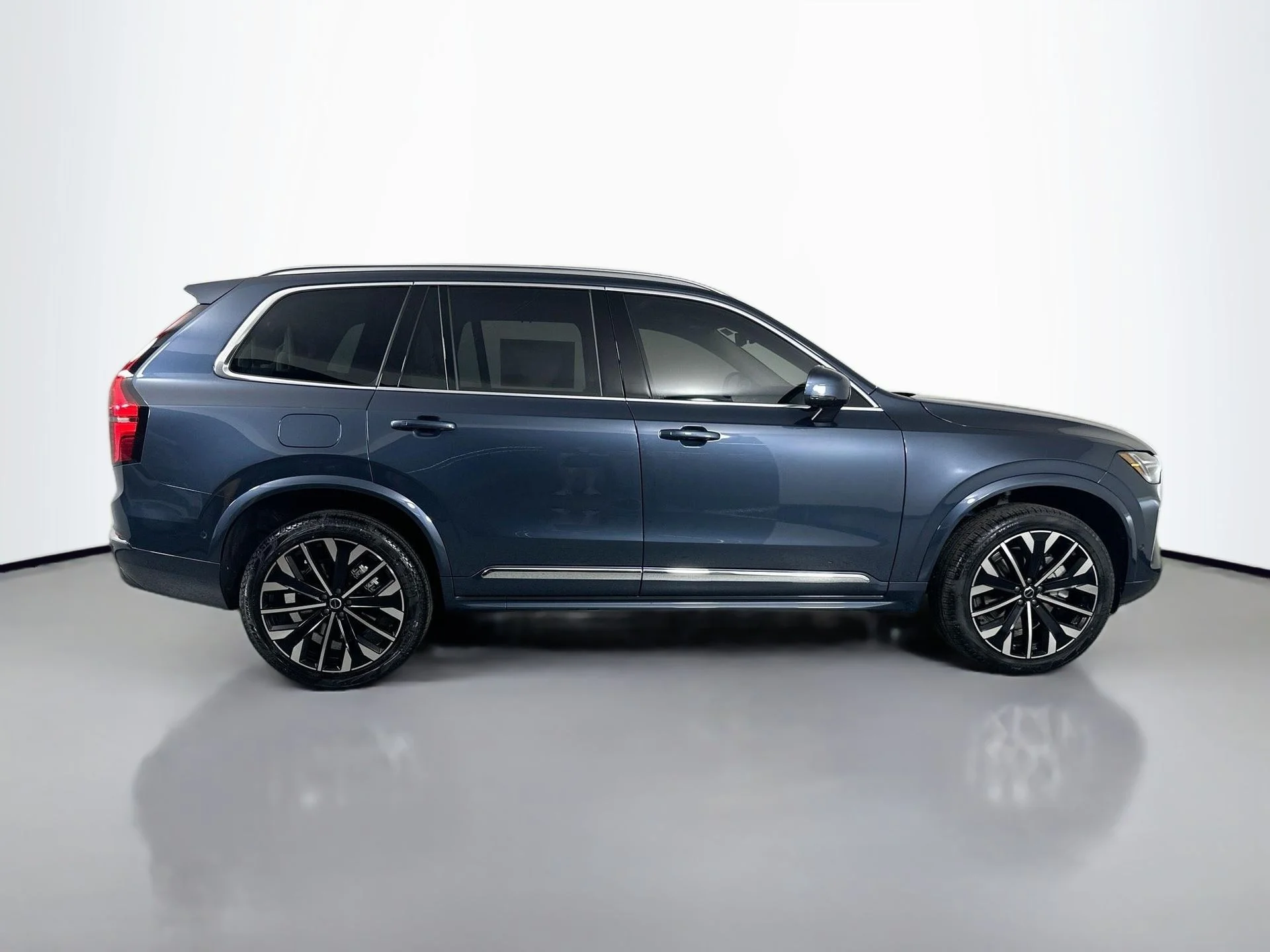 New 2026 Denim Blue Volvo Ultra image 5